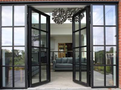 پنجره یو پی وی سی مشکی